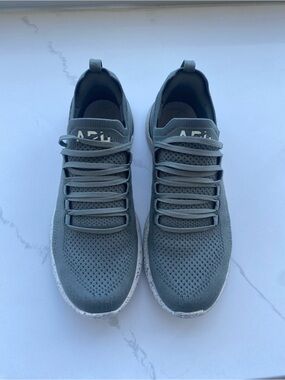 APL Sneakers